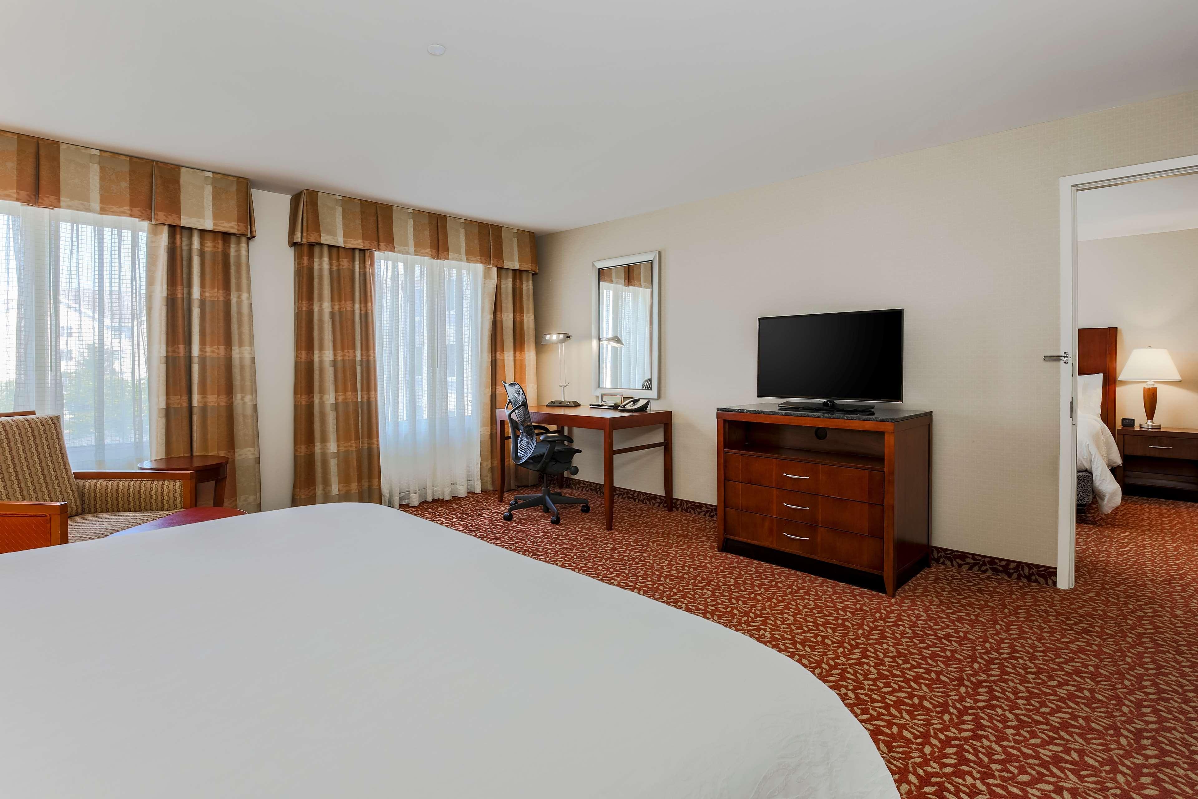 Hilton Garden Melville Hotel 3*