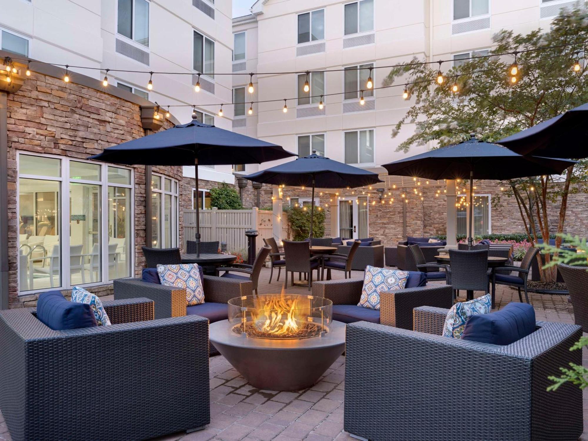Hotel Hilton Garden Melville 3*